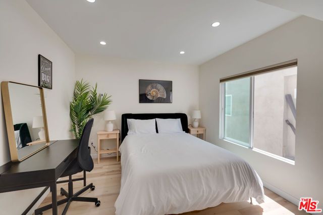 9040 Phyllis Avenue B, West Hollywood, CA 90069