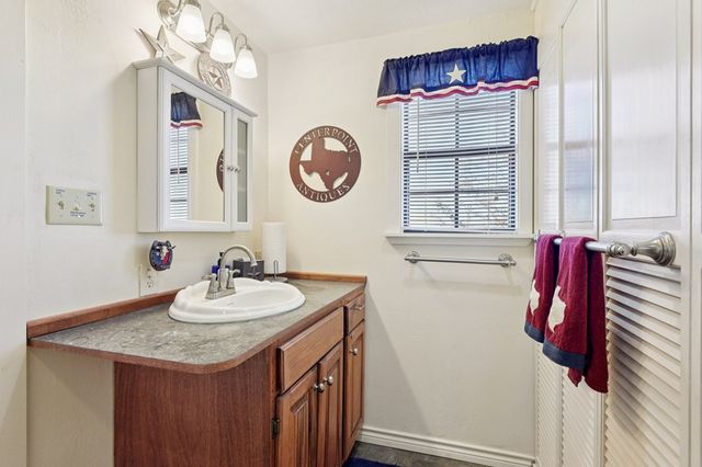 669 FM 480, Center Point, TX 78010