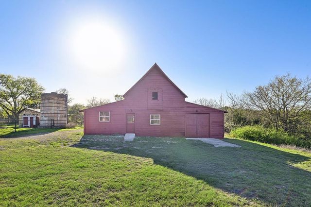 669 FM 480, Center Point, TX 78010