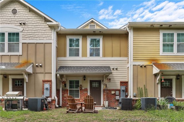 40 Hunter's Run Avenue, Pembroke, NC 28372