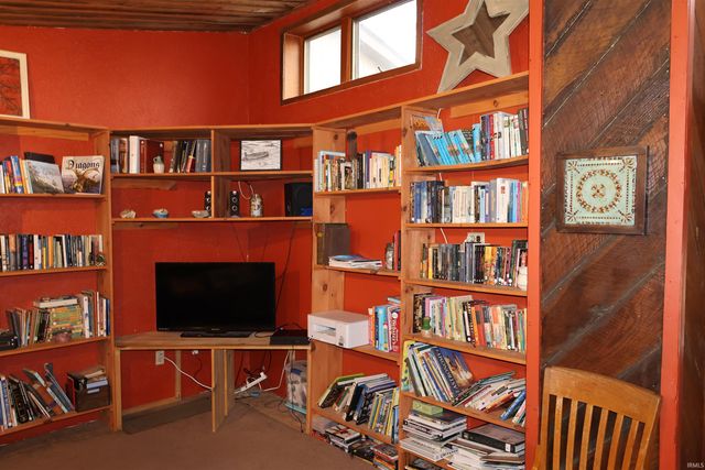 5689 E Bland Road, Bloomfield, IN 47424