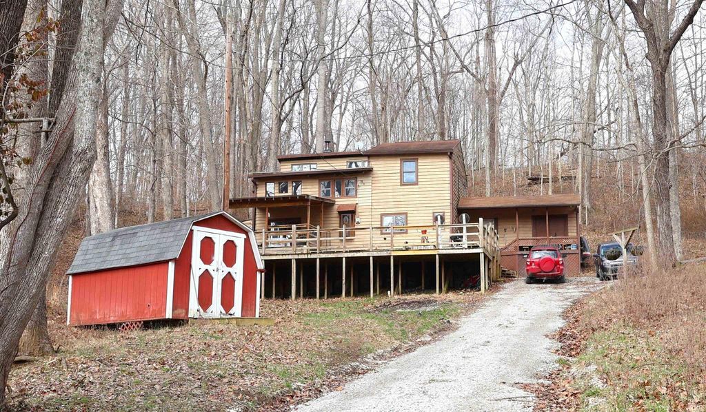 5689 E Bland Road, Bloomfield, IN 47424