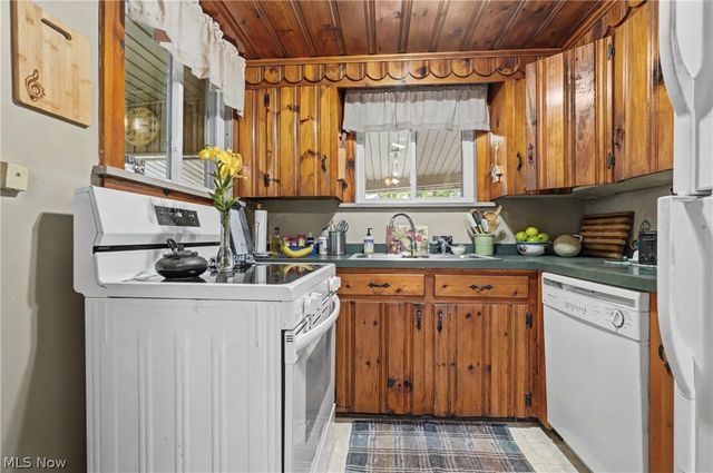 18280 5th Street, Beloit, OH 44609