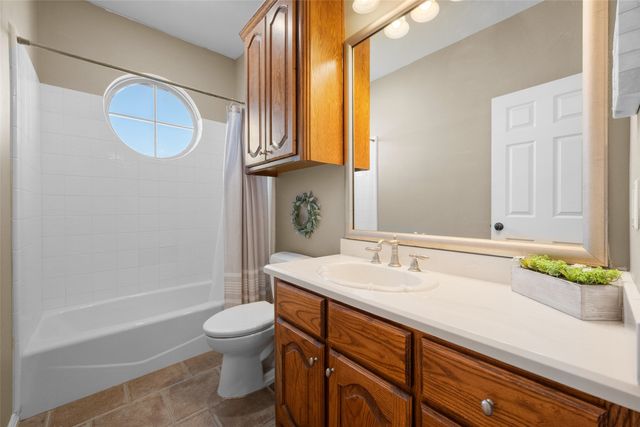 17300 County Road 4110, Frost, TX 76641