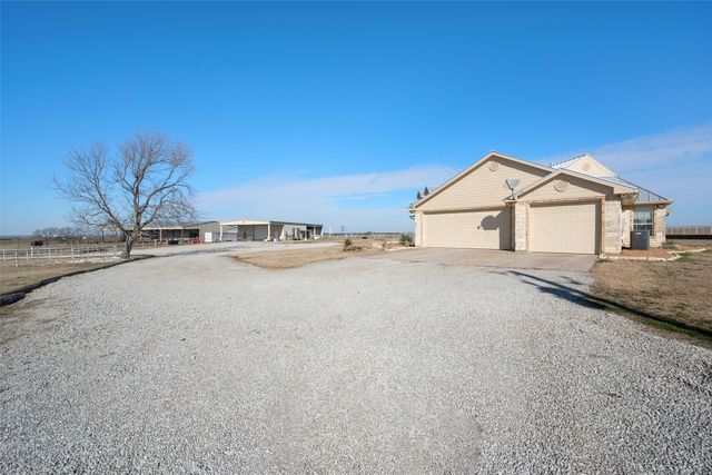 17300 County Road 4110, Frost, TX 76641