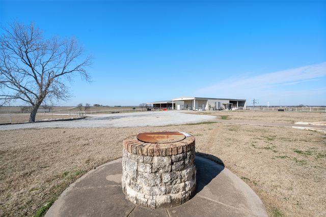 17300 County Road 4110, Frost, TX 76641