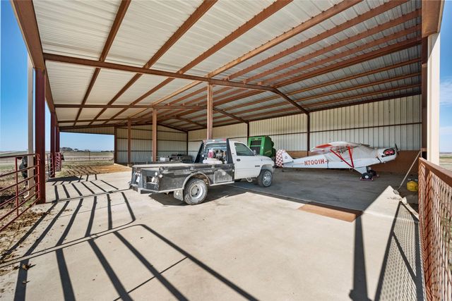 17300 County Road 4110, Frost, TX 76641