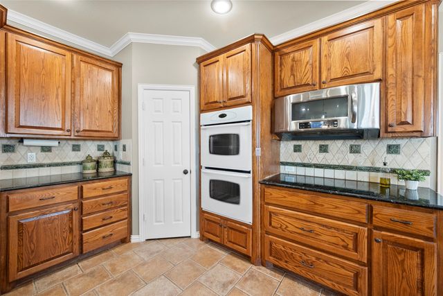 17300 County Road 4110, Frost, TX 76641