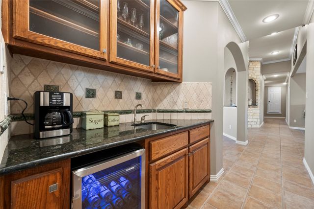 17300 County Road 4110, Frost, TX 76641