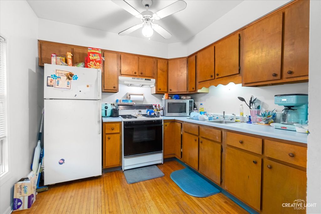Image 28 of property listing at 250 Peru Street, Paw Paw, IL 61353