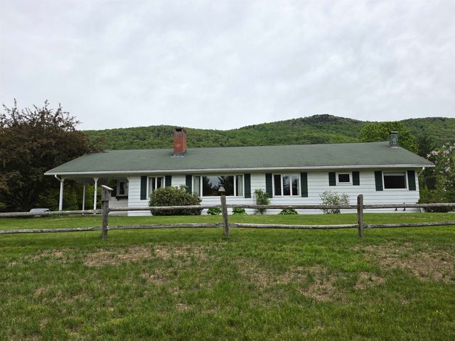 1011 Townline Road, Mendon, VT 05701