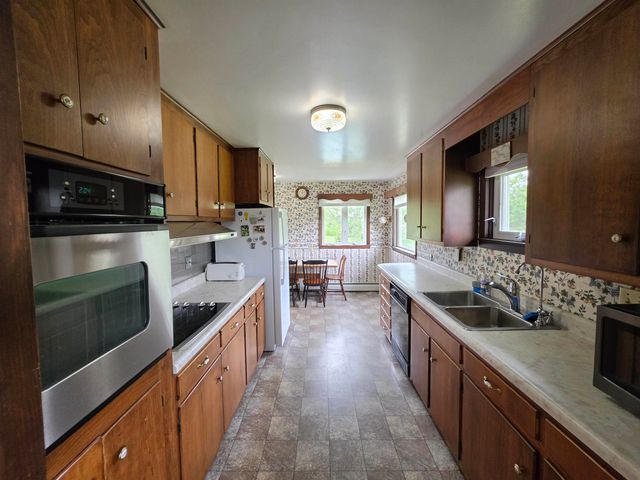 1011 Townline Road, Mendon, VT 05701