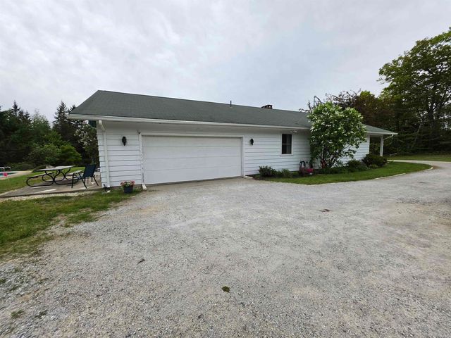 1011 Townline Road, Mendon, VT 05701