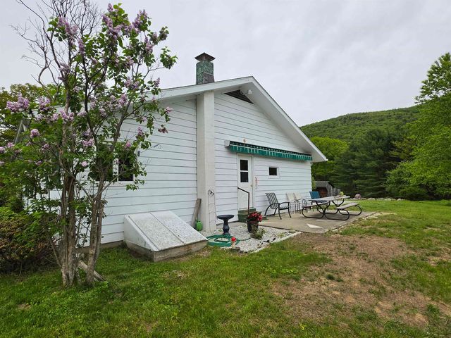 1011 Townline Road, Mendon, VT 05701