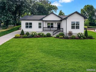 211 Fee Fee Road, Maryland Heights, MO 63043