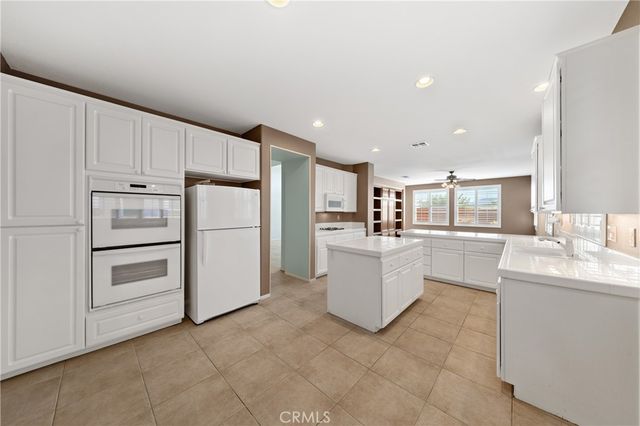 30255 Fetzer Circle, Murrieta, CA 92563