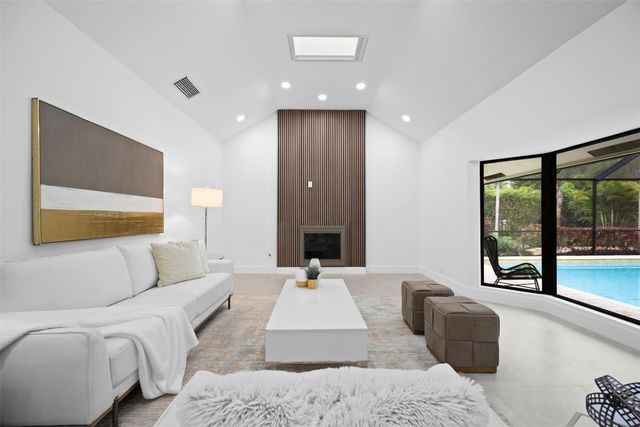 7571 Estrella Circle, Boca Raton, FL 33433