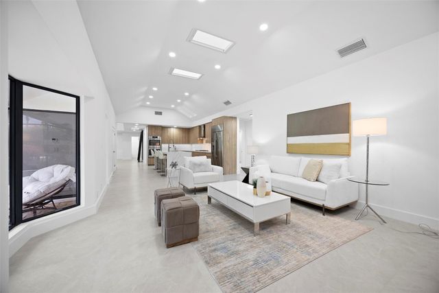 7571 Estrella Circle, Boca Raton, FL 33433