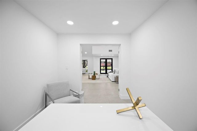 7571 Estrella Circle, Boca Raton, FL 33433