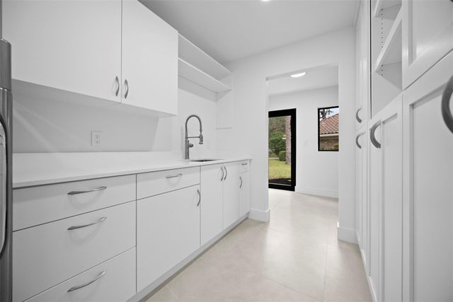 7571 Estrella Circle, Boca Raton, FL 33433