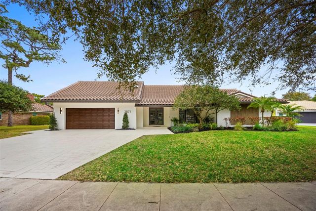 7571 Estrella Circle, Boca Raton, FL 33433