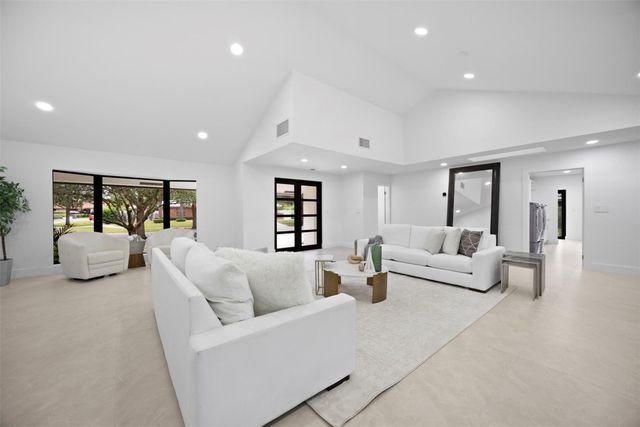 7571 Estrella Circle, Boca Raton, FL 33433