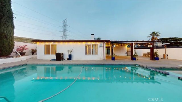 2521 Electric, Upland, CA 91784