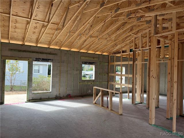 9410 N Milam Way, Citrus Springs, FL 34434