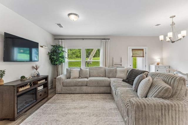 802 Arrington Way, Columbia, TN 38401