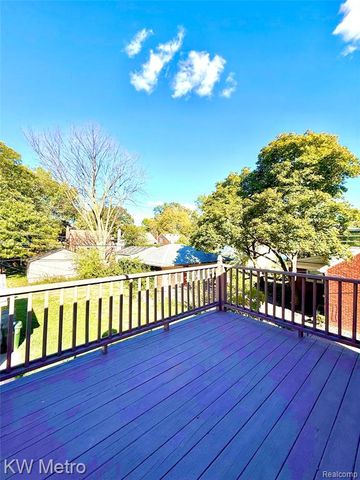 2182 Vernier Road, Grosse Pointe Woods, MI 48236