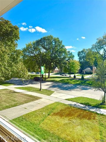 2182 Vernier Road, Grosse Pointe Woods, MI 48236