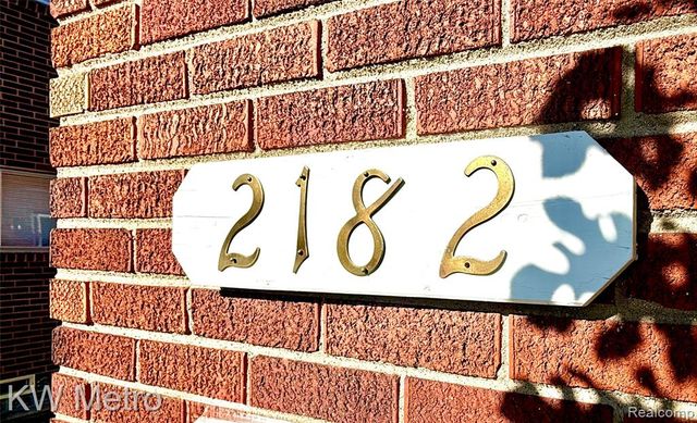 2182 Vernier Road, Grosse Pointe Woods, MI 48236