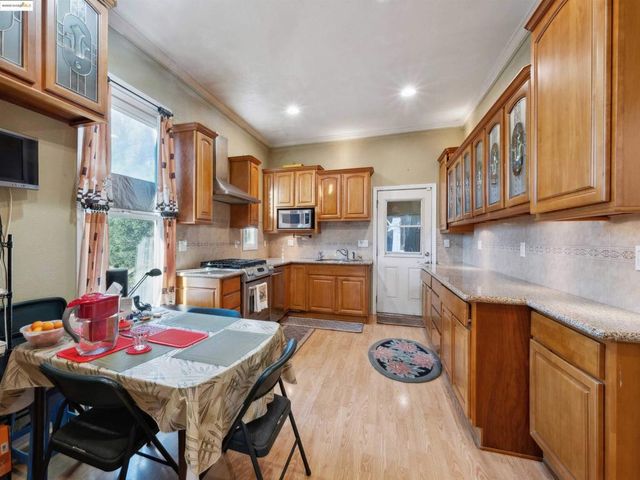 343 Lincoln Ave, Alameda, CA 94501