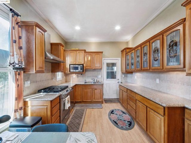 343 Lincoln Ave, Alameda, CA 94501