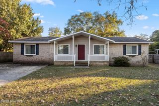 6513 Senator Drive, Fayetteville, NC 28304