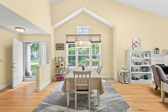 30W024 Cedar Court 024, Warrenville, IL 60555