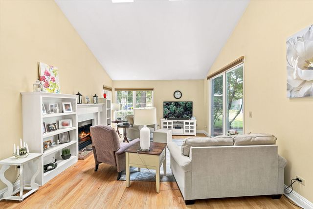 30W024 Cedar Court 024, Warrenville, IL 60555