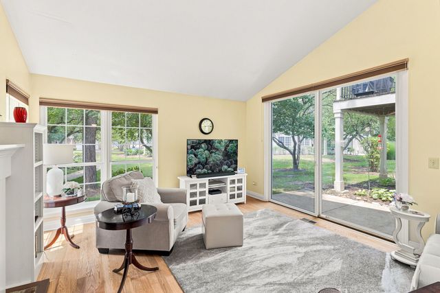 30W024 Cedar Court 024, Warrenville, IL 60555
