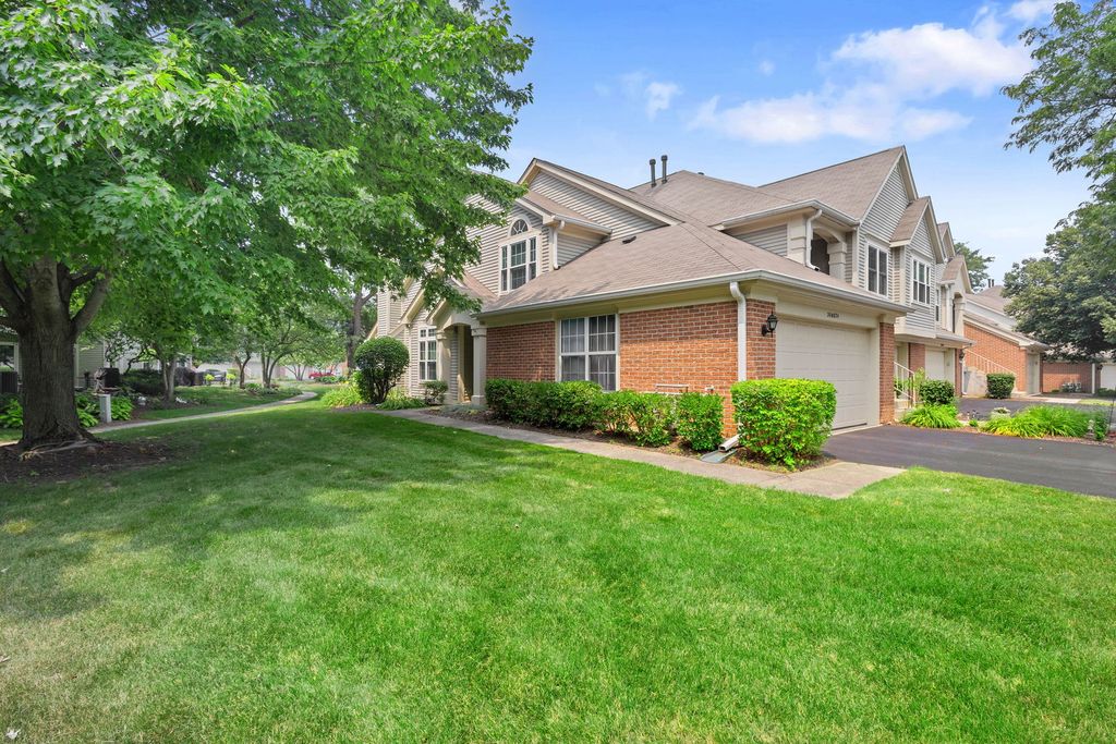 30W024 Cedar Court 024, Warrenville, IL 60555