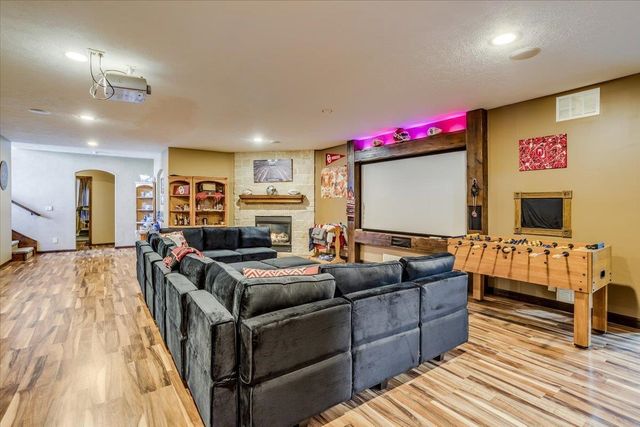 705 N Deerfield Ct, Andover, KS 67002