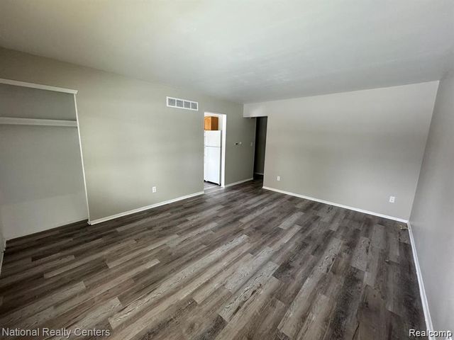 30824 Greater Mack Avenue, Saint Clair Shores, MI 48080