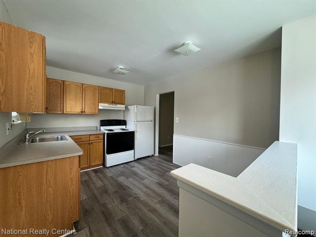 30824 Greater Mack Avenue, Saint Clair Shores, MI 48080