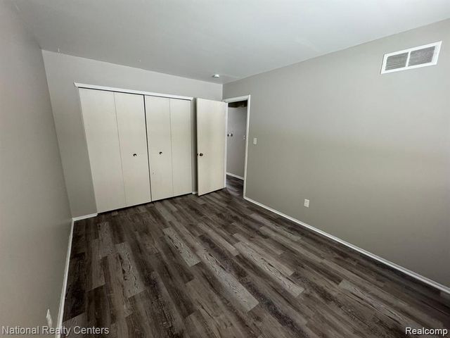 30824 Greater Mack Avenue, Saint Clair Shores, MI 48080