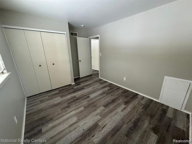 30824 Greater Mack Avenue, Saint Clair Shores, MI 48080