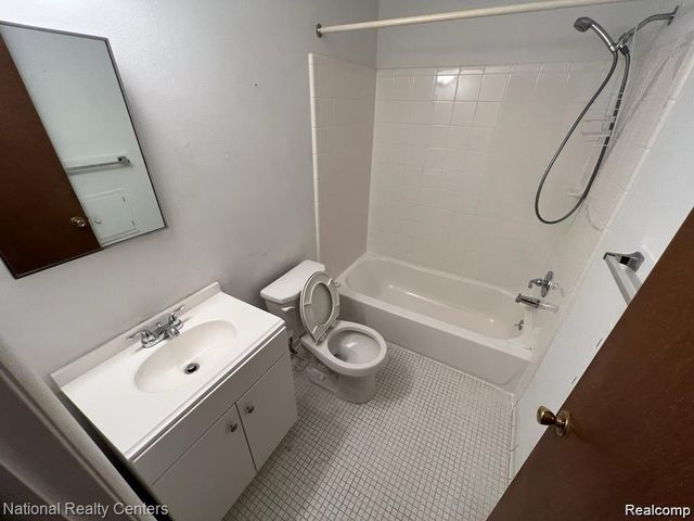 30824 Greater Mack Avenue, Saint Clair Shores, MI 48080