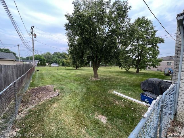 30824 Greater Mack Avenue, Saint Clair Shores, MI 48080