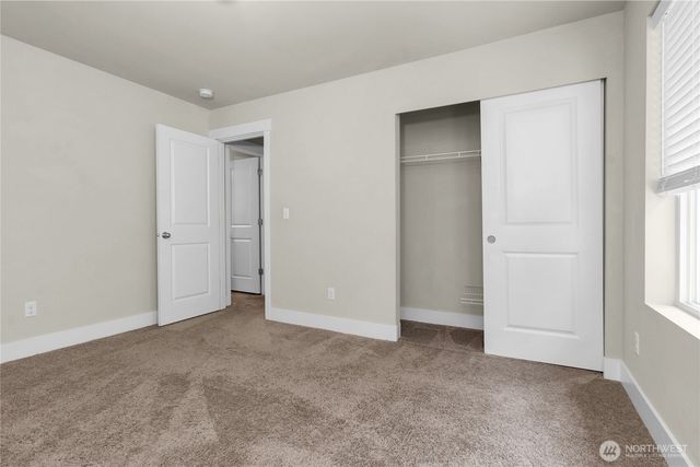 4020 Campus Willows Loop NE, Lacey, WA 98516