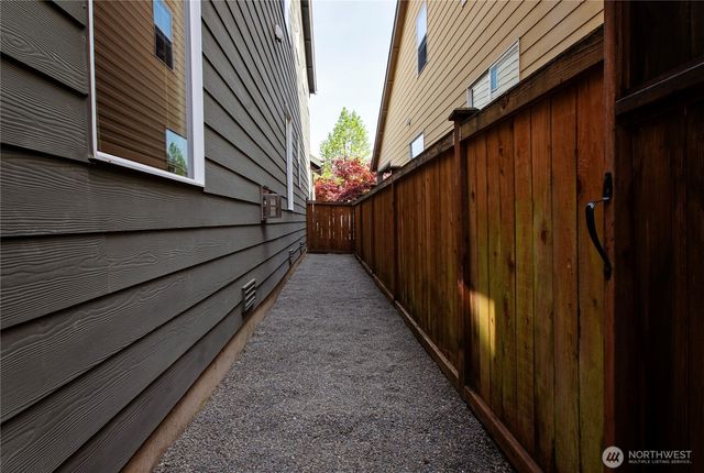 4020 Campus Willows Loop NE, Lacey, WA 98516