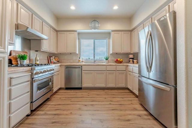 620 Glenmore Drive, Hollister, CA 95023