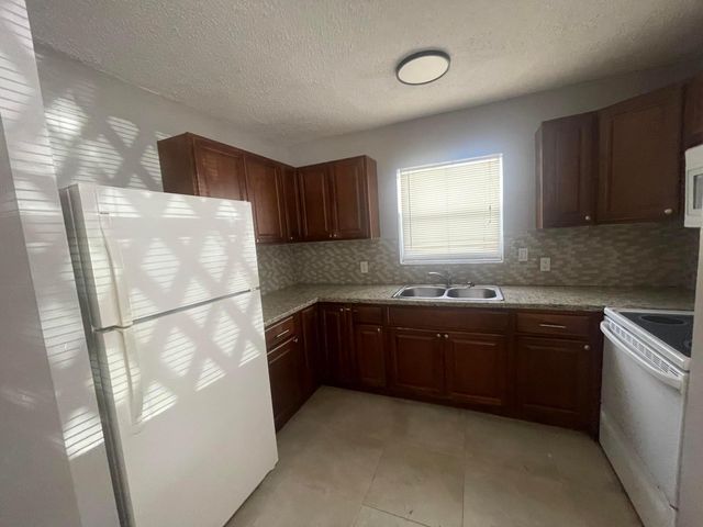 3361 NE 16TH Avenue 1, Oakland Park, FL 33334